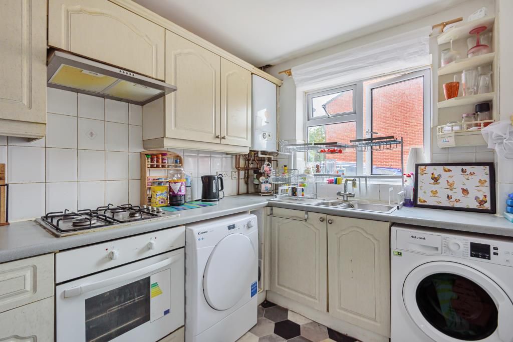 Property photo 2 of 10 Kitchen