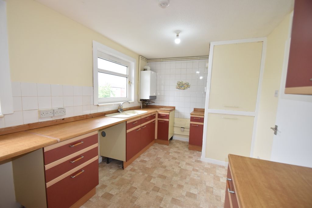 2 bed flat for saleDon Drive, Livingston EH54 photo 5
