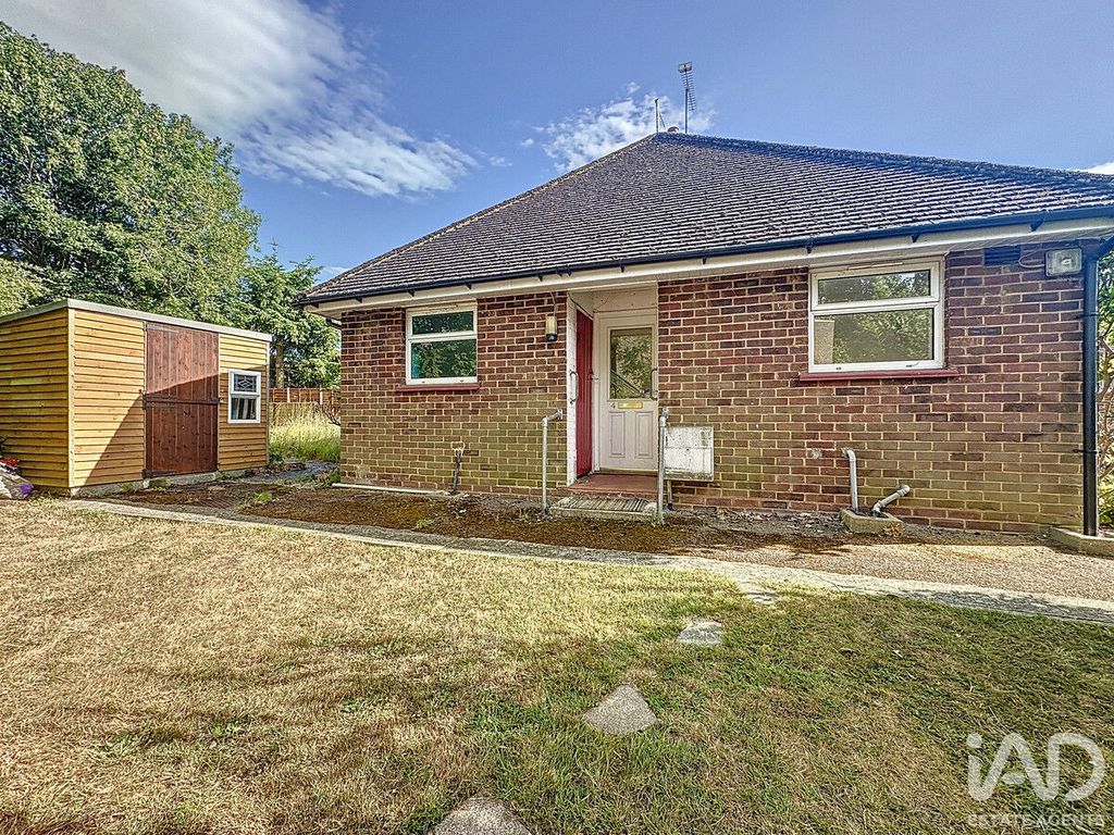 Property photo 2 of 8