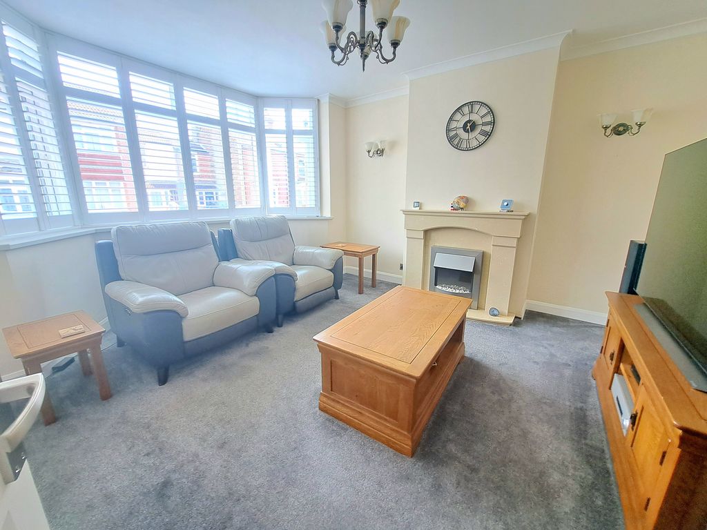 Property photo 3 of 29 Light &amp; Airy