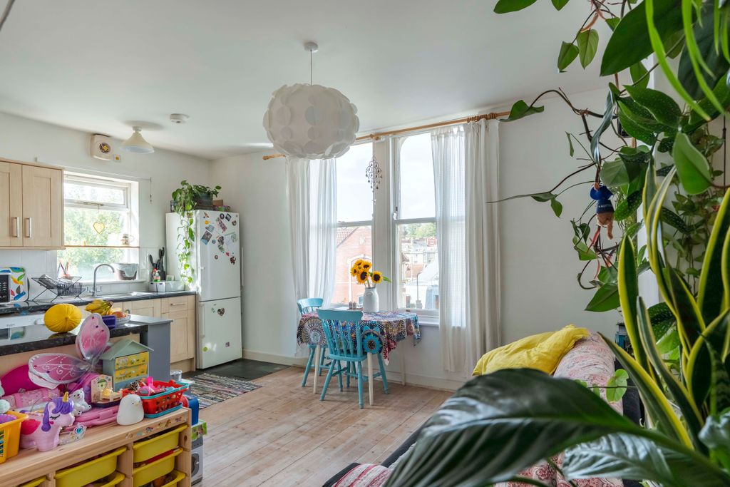 Property photo 1 of 18 Dsc03814-Hdr-1