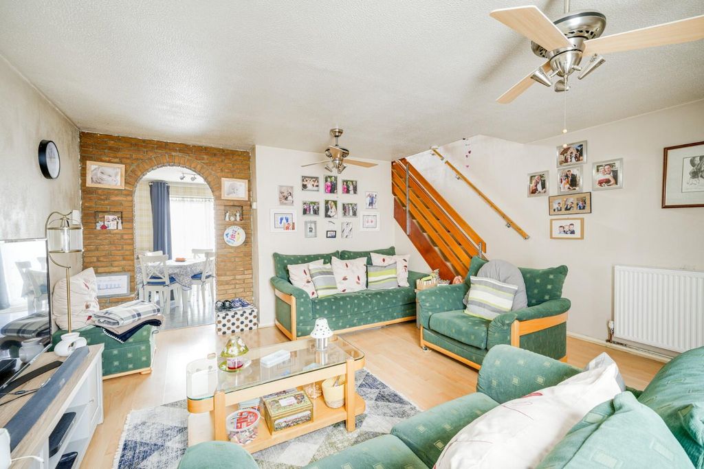 Property photo 3 of 18