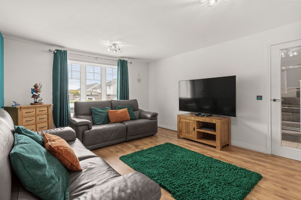 Property photo 2 of 36 5187515