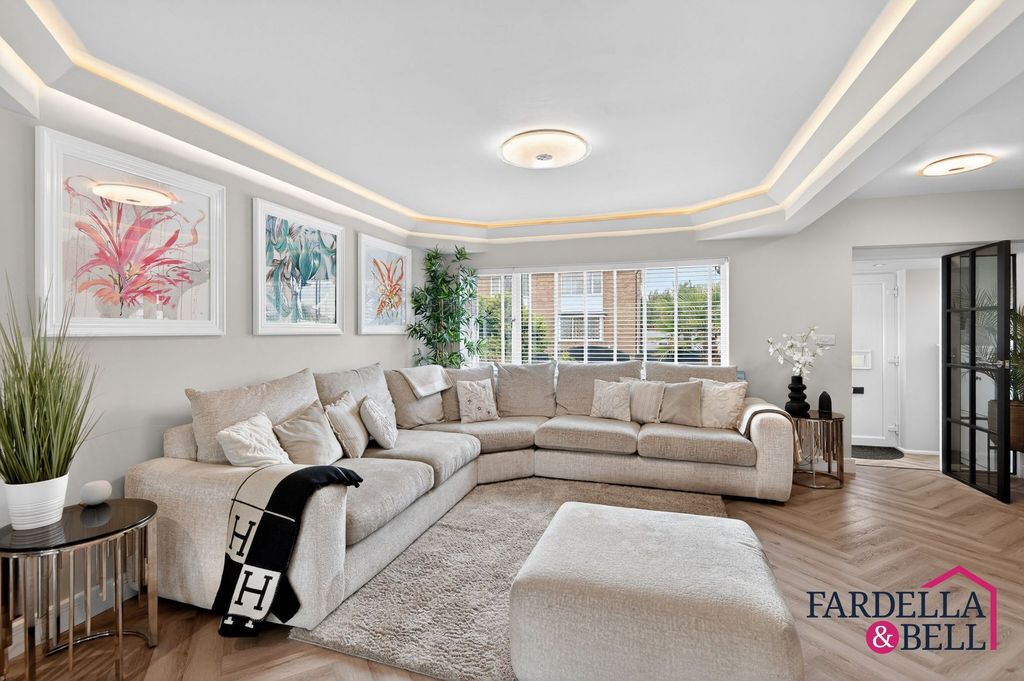 Property photo 3 of 18