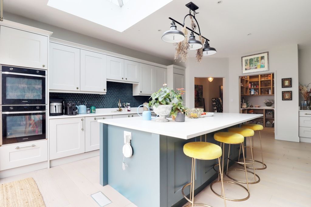 Property photo 3 of 7 Img_5122-Img_5124