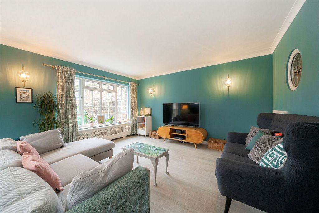 Property photo 2 of 7