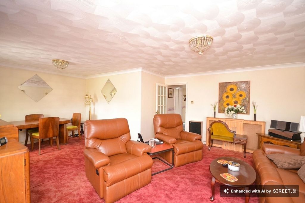 Property photo 3 of 15 Lounge/Dining Room