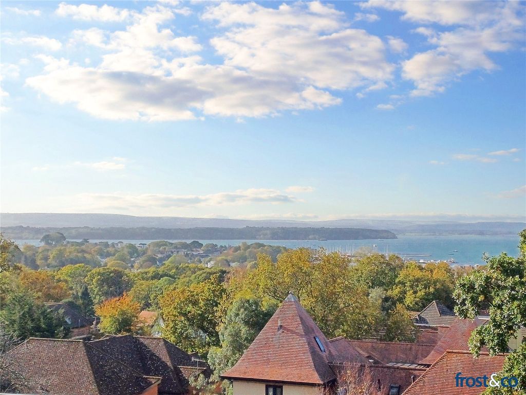 Property photo 3 of 12 Views