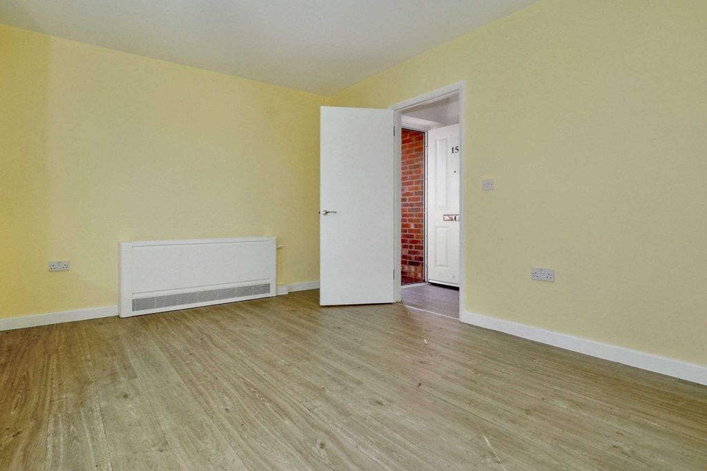 Property photo 2 of 15 15 Sweechgate, Broad Oak, Canterbury, Kent, Ct2 0Qy