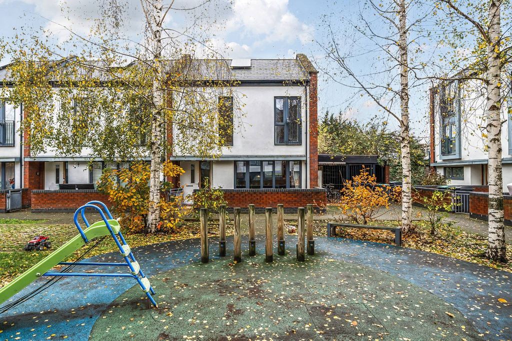 Property photo 2 of 18