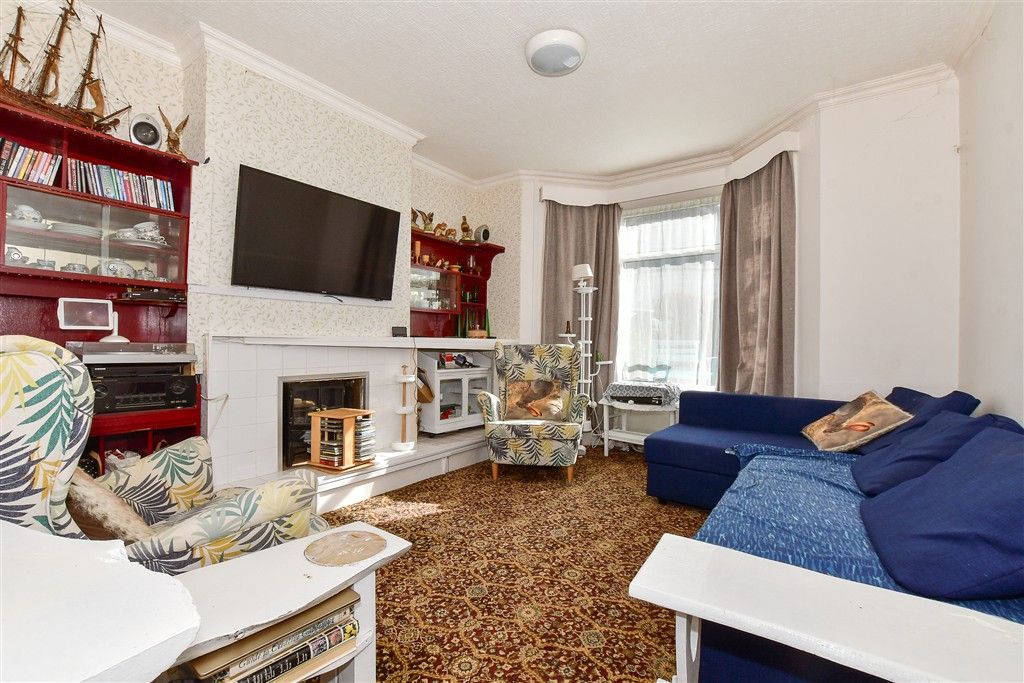 Property photo 1 of 16 Lounge