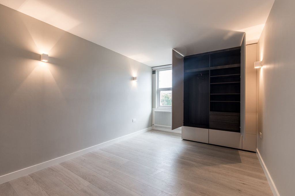 Property photo 3 of 10 Dining_Room (Example)