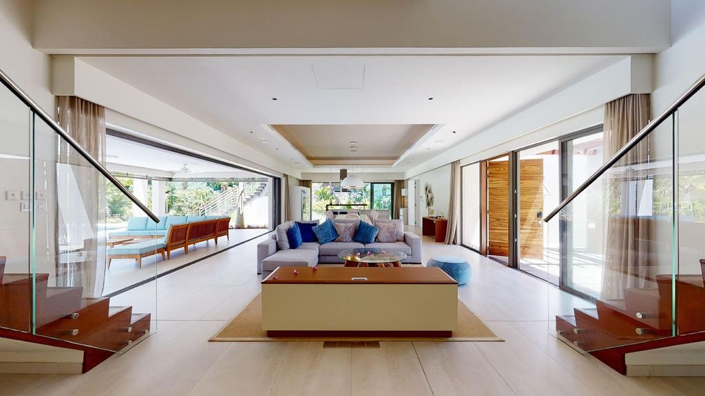 Property photo 2 of 47