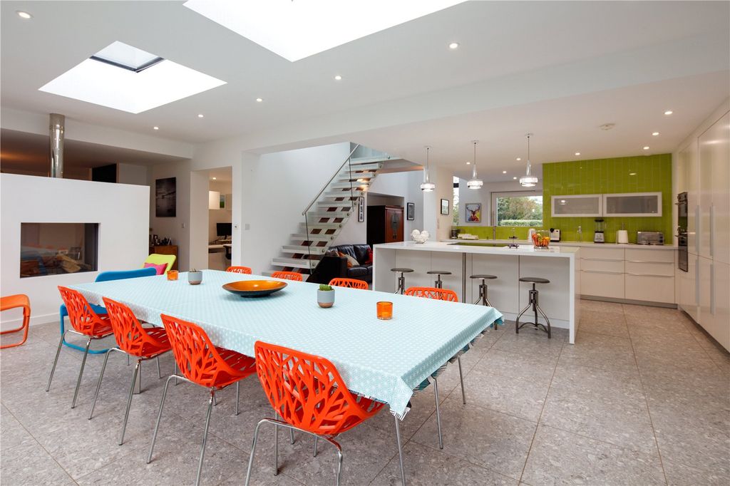 Property photo 2 of 18 Dining Area