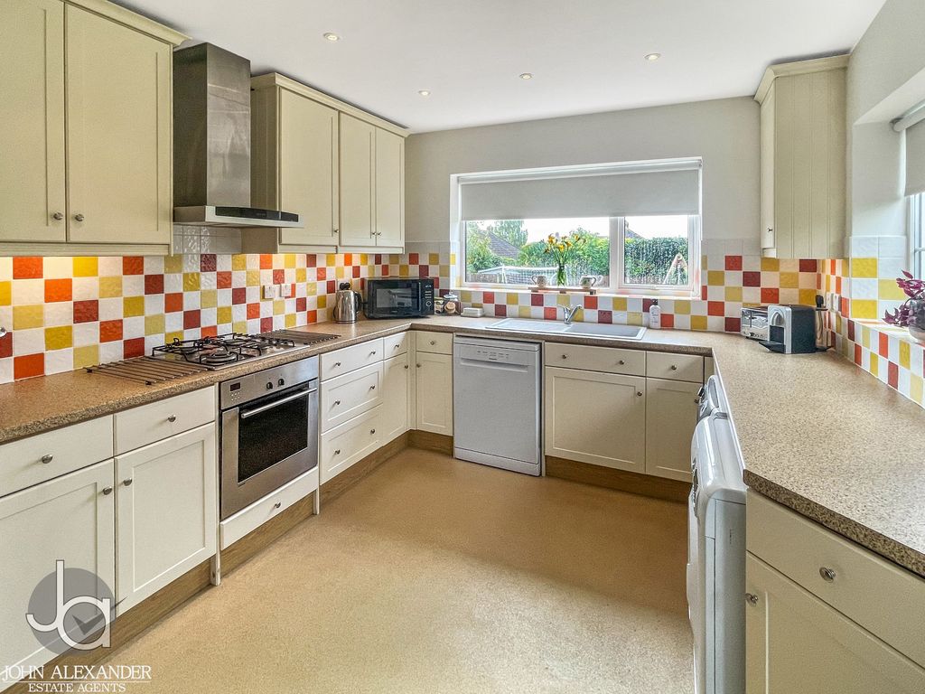 Property photo 2 of 22