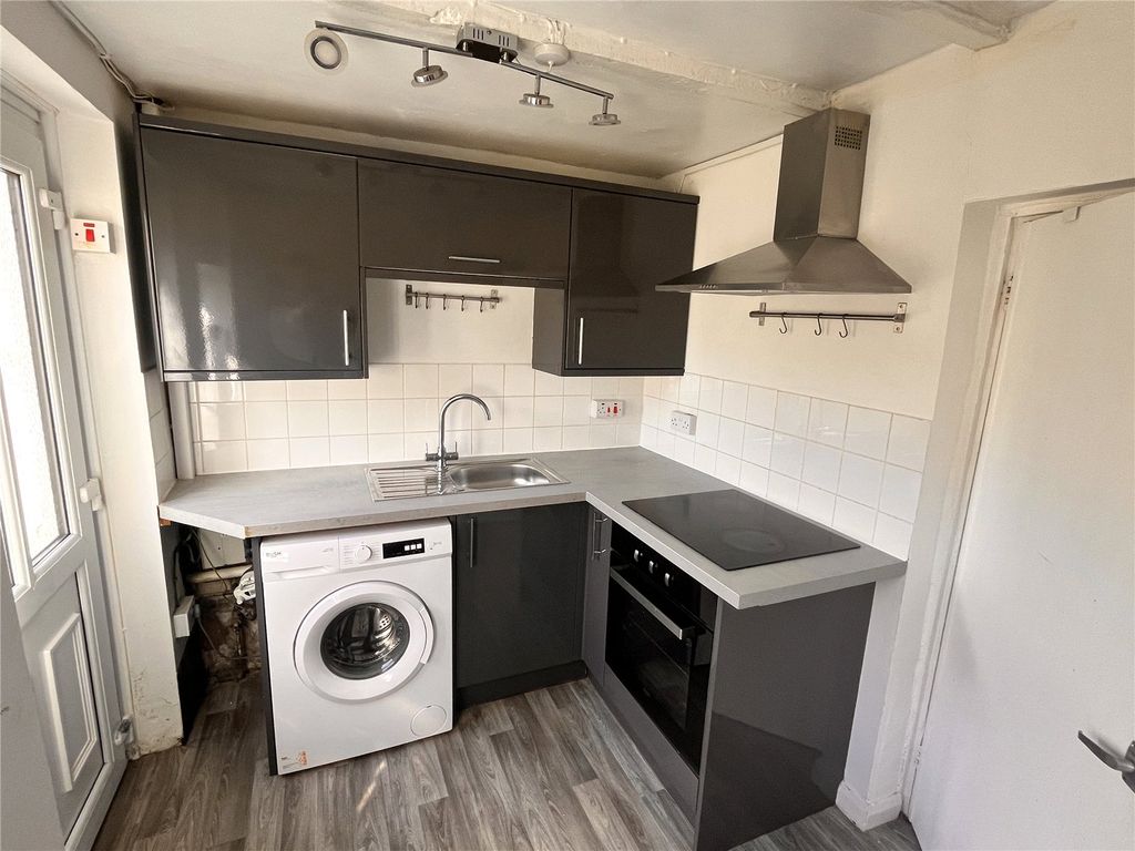 Property photo 2 of 14 Picture No. 29