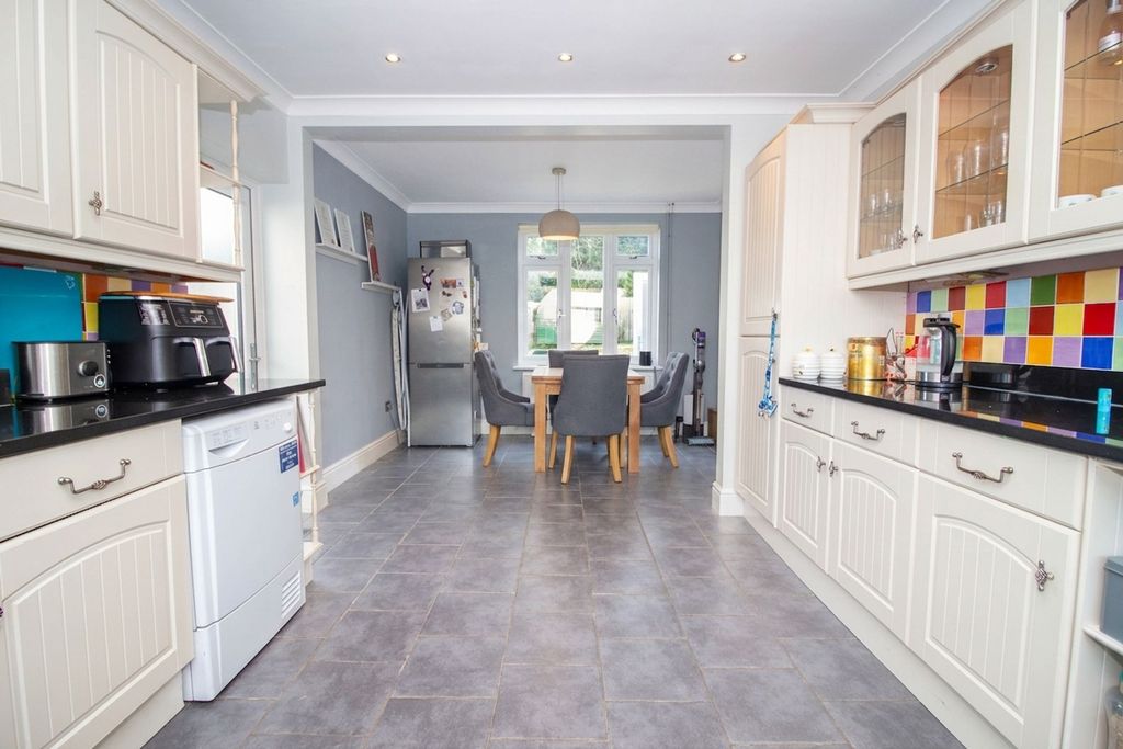 Property photo 3 of 21 Kitchen / Dining