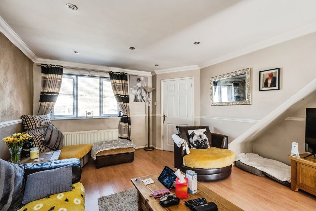 Property photo 3 of 16 Pbox-Img.Jpg