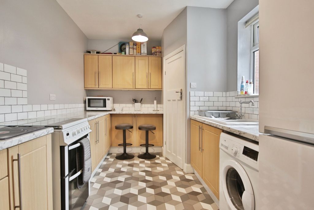 Property photo 2 of 13 4315444