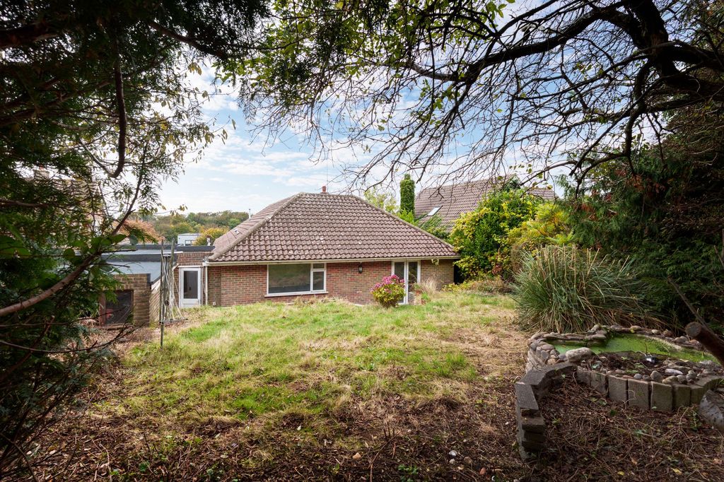 Property photo 3 of 12