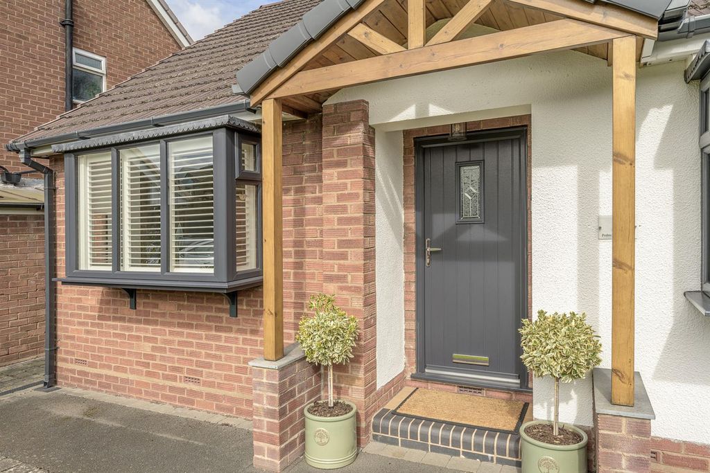 Property photo 2 of 47