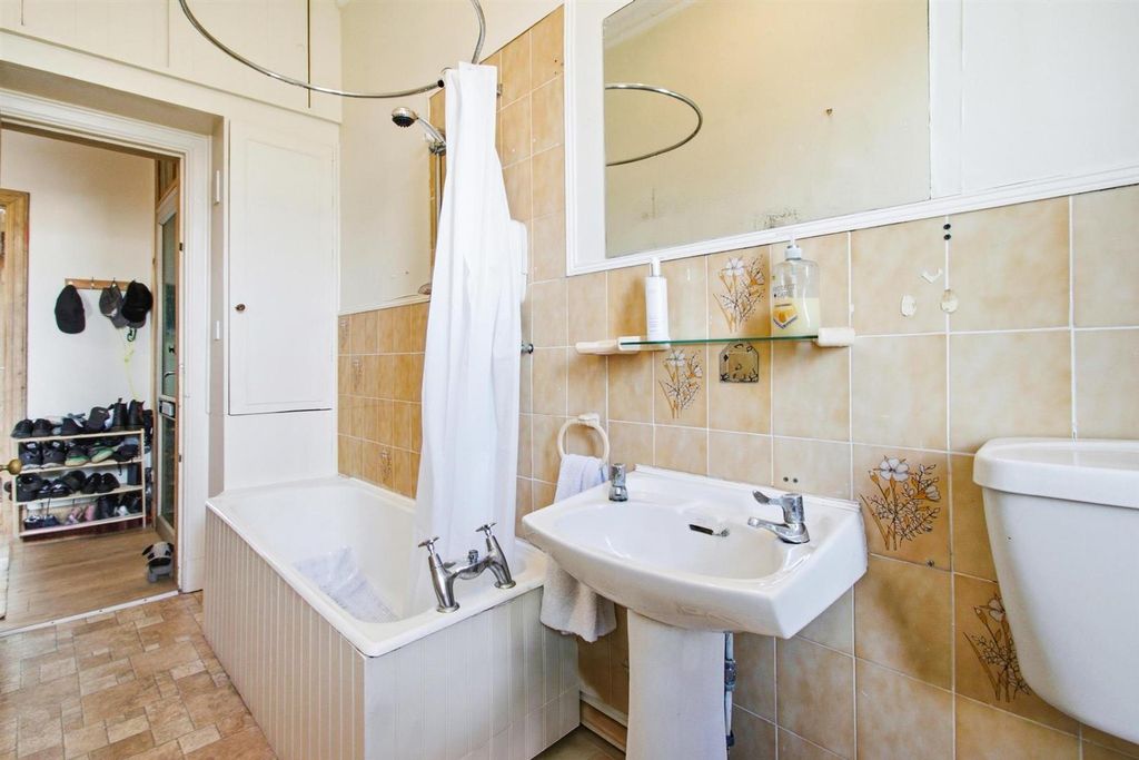 Additional image 15 of 1 bed flat for saleRound Riding Road Dumbarton G82