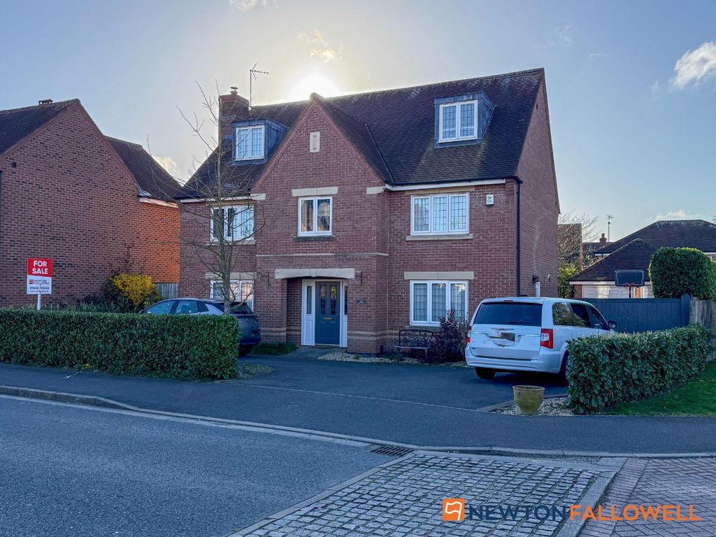 Property photo 1 of 32