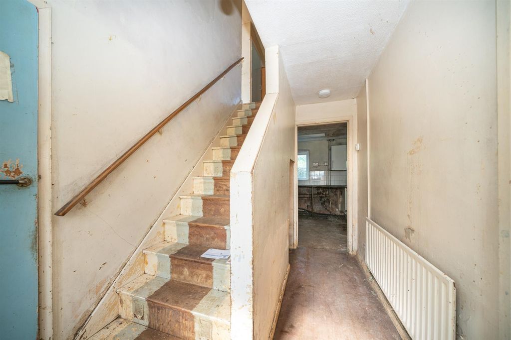 Property photo 2 of 13 7-Merrow-Drive-5647.Jpg