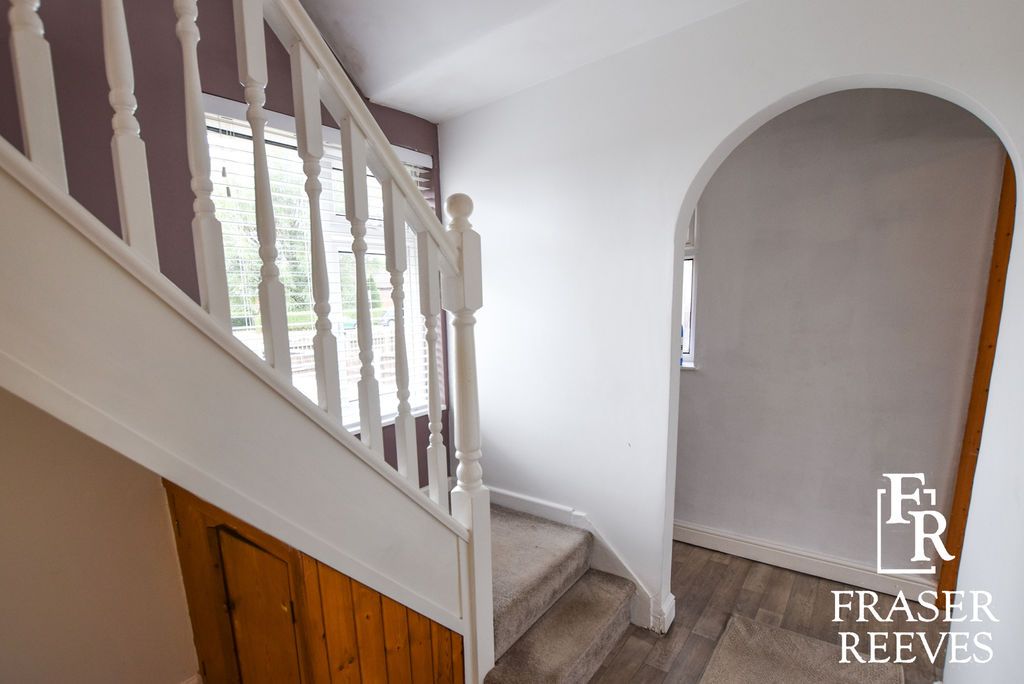 Property photo 3 of 17 Hallway