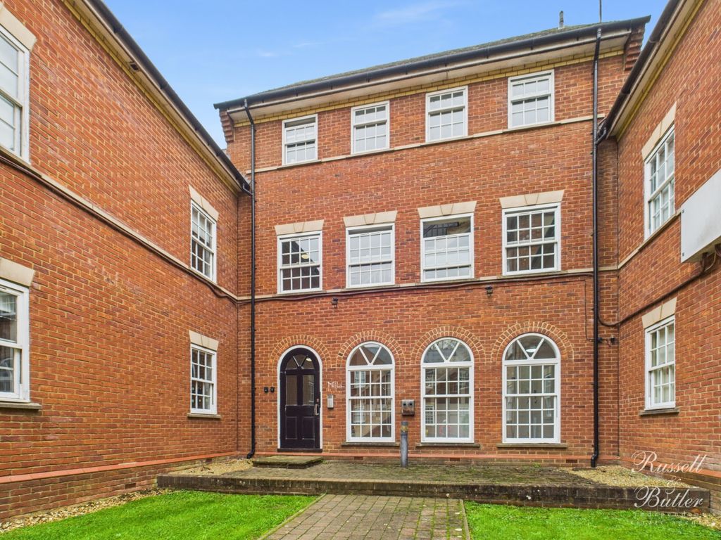 Property photo 1 of 9 Cam02127G0-Pr0356-Still009