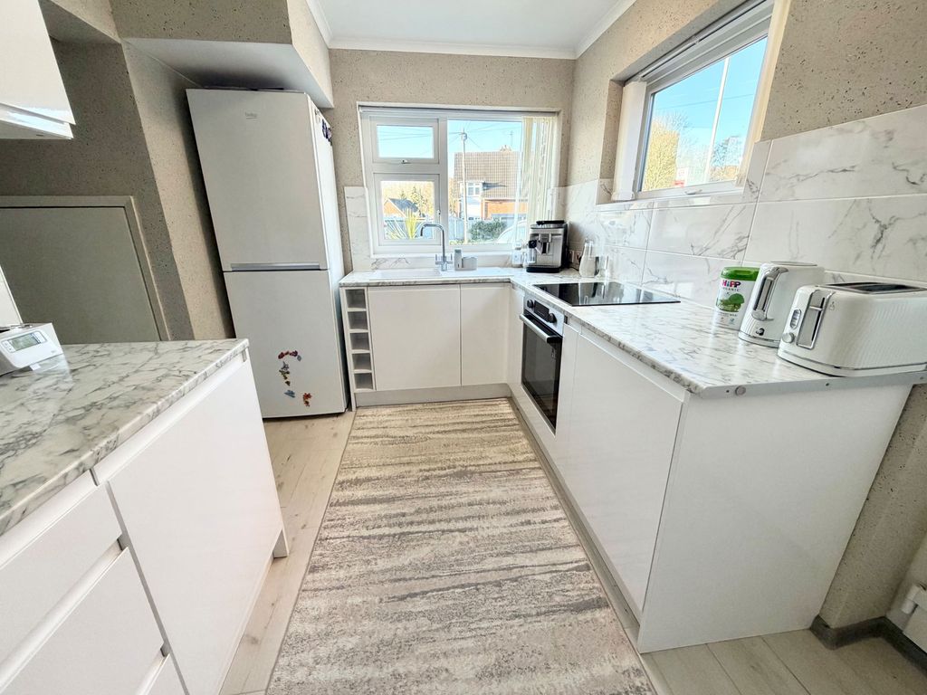 Property photo 2 of 25