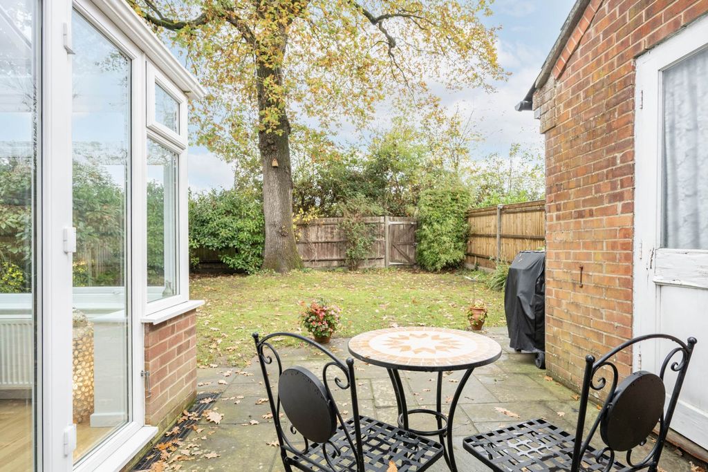 Property photo 2 of 21