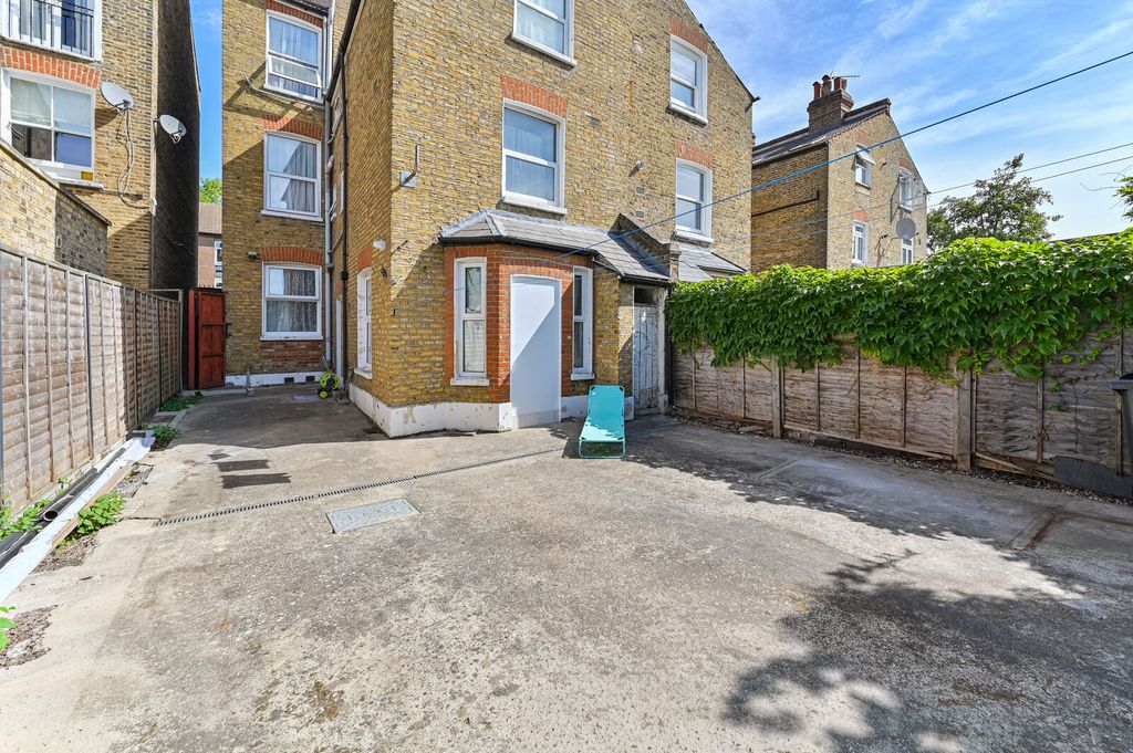 Property photo 1 of 21