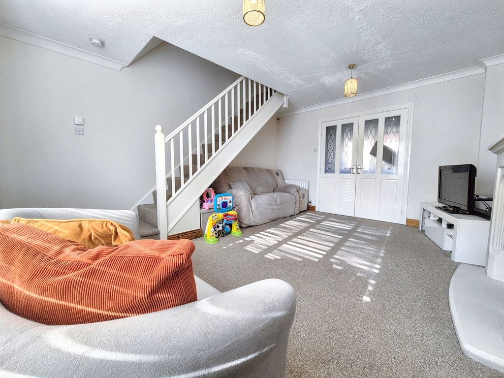 Property photo 2 of 19