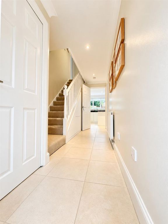 Property photo 3 of 16 Hallway.Jpg