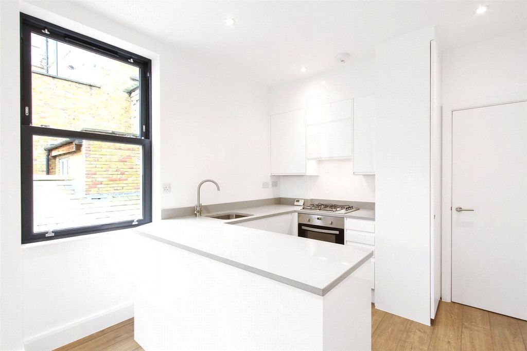 Property photo 2 of 8 Kitchnen