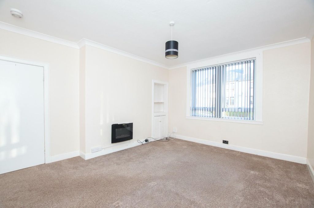 Property photo 2 of 10 Lounge