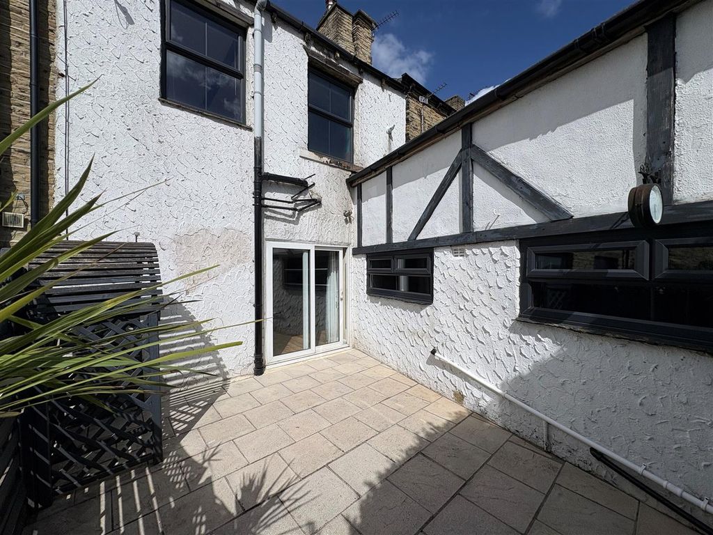 Property photo 3 of 16