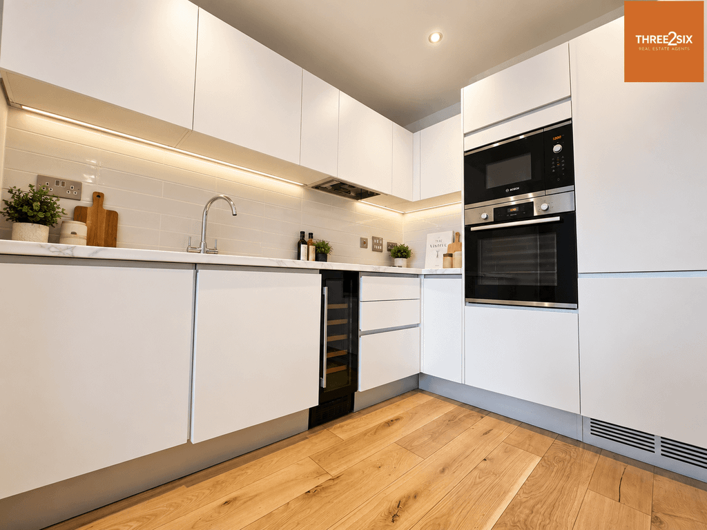 Property photo 3 of 7 Kitchen