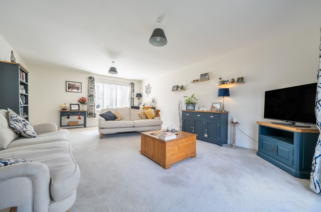 Property photo 3 of 20 14509392469Ef9090Ac185