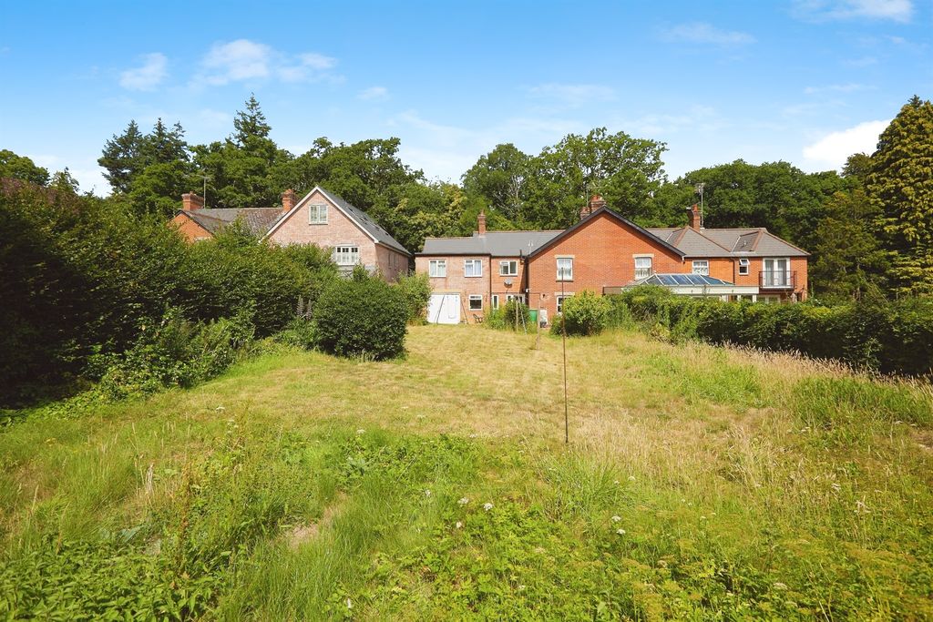 Property photo 3 of 14