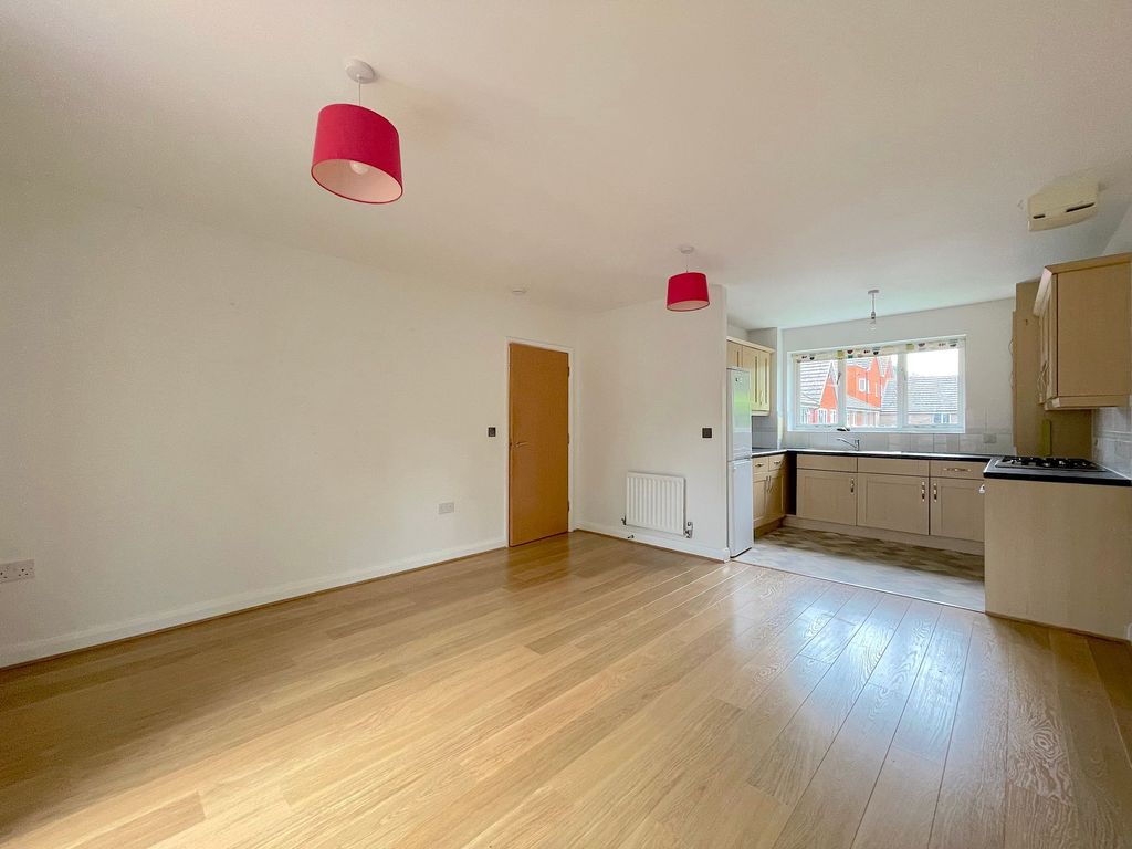 Property photo 2 of 13 Living Room/Dining Room/Kitchen (1)