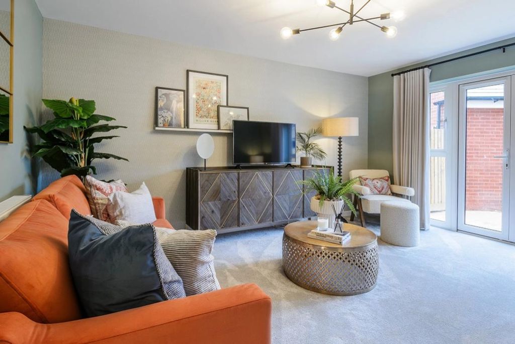 Property photo 2 of 8