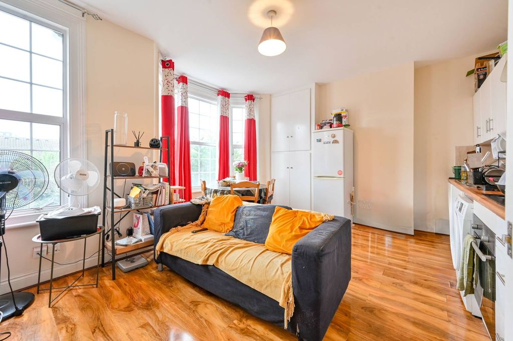 Property photo 3 of 10