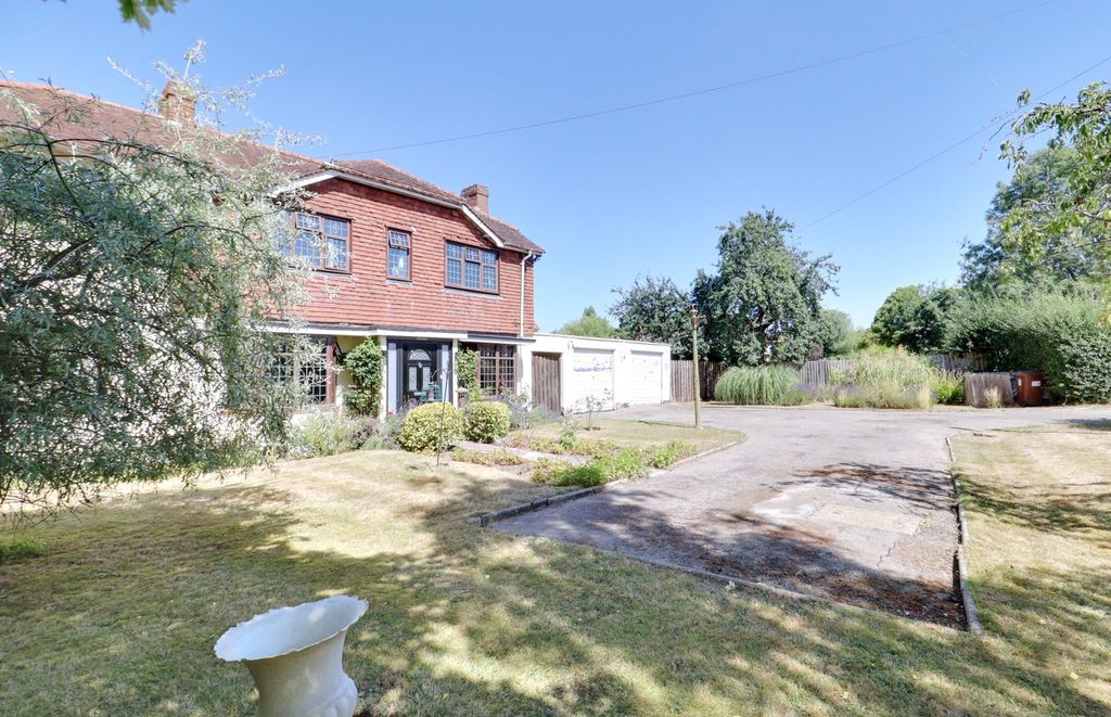 Property photo 2 of 25