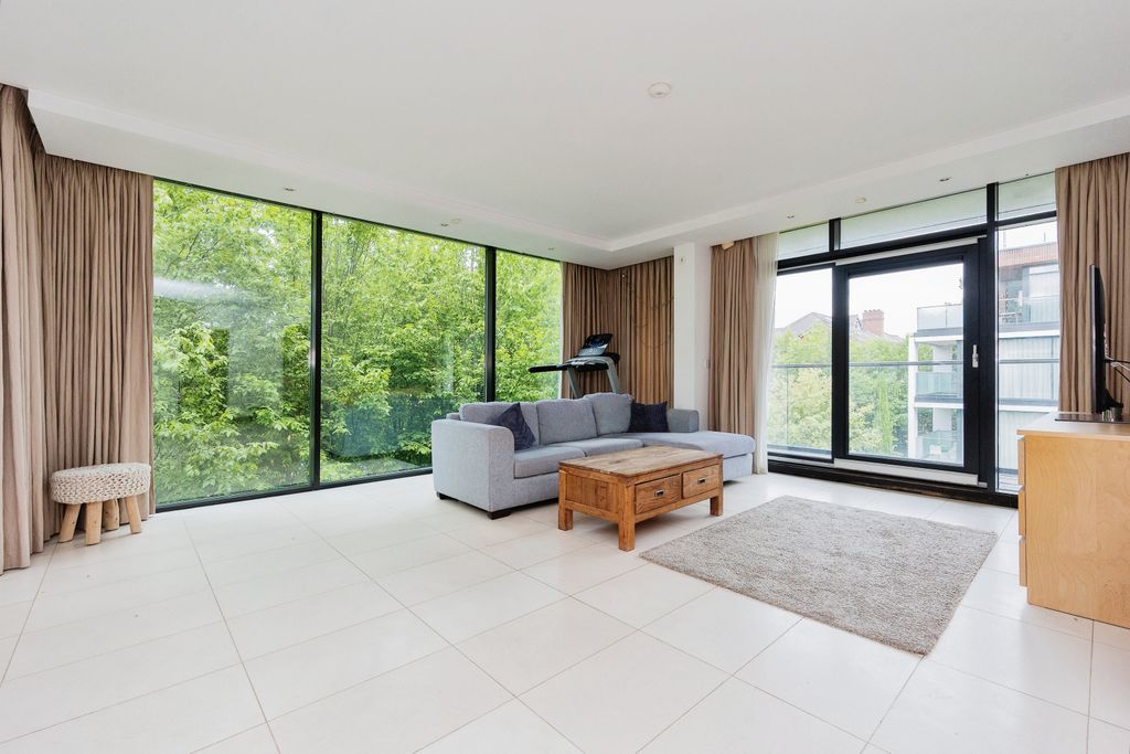Property photo 2 of 15 Photography