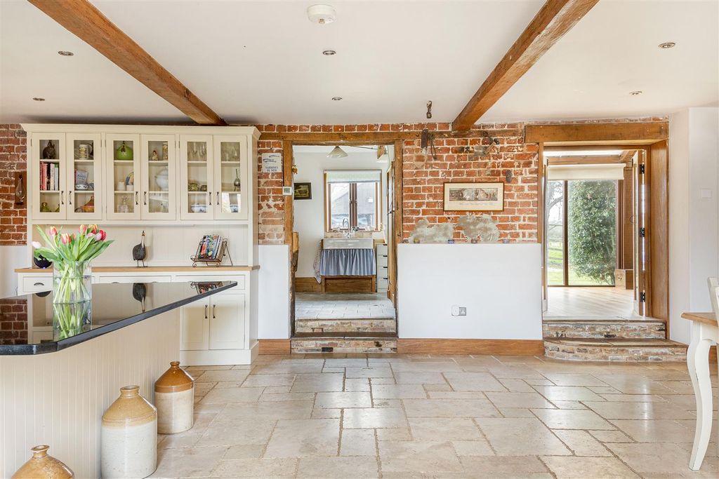 Property photo 3 of 17 WC