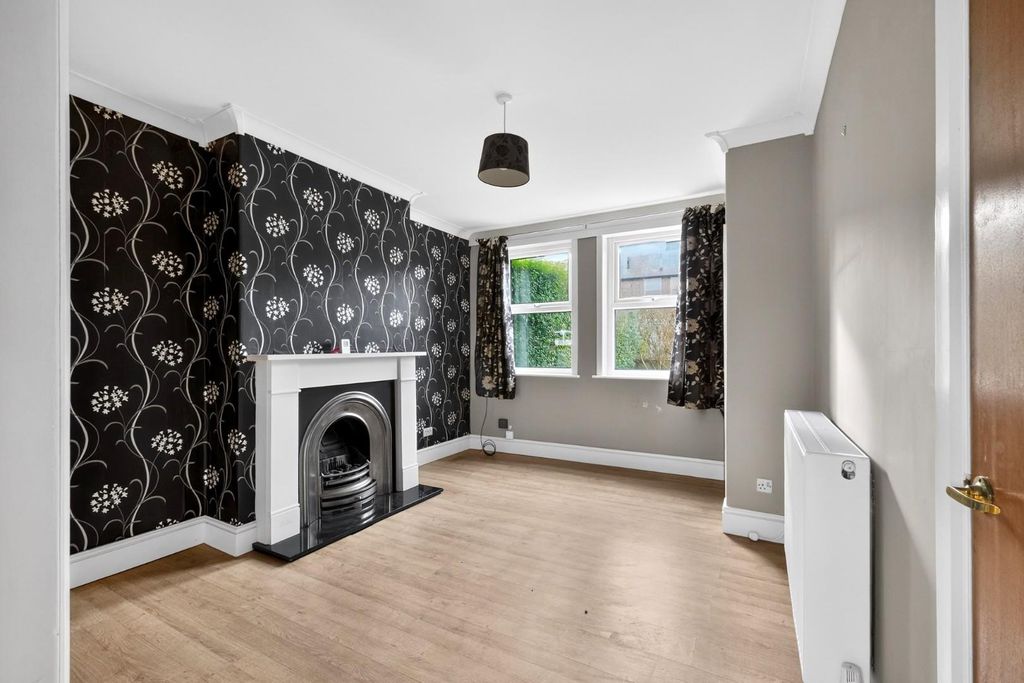 Property photo 2 of 17 Pnmb0202.Jpg