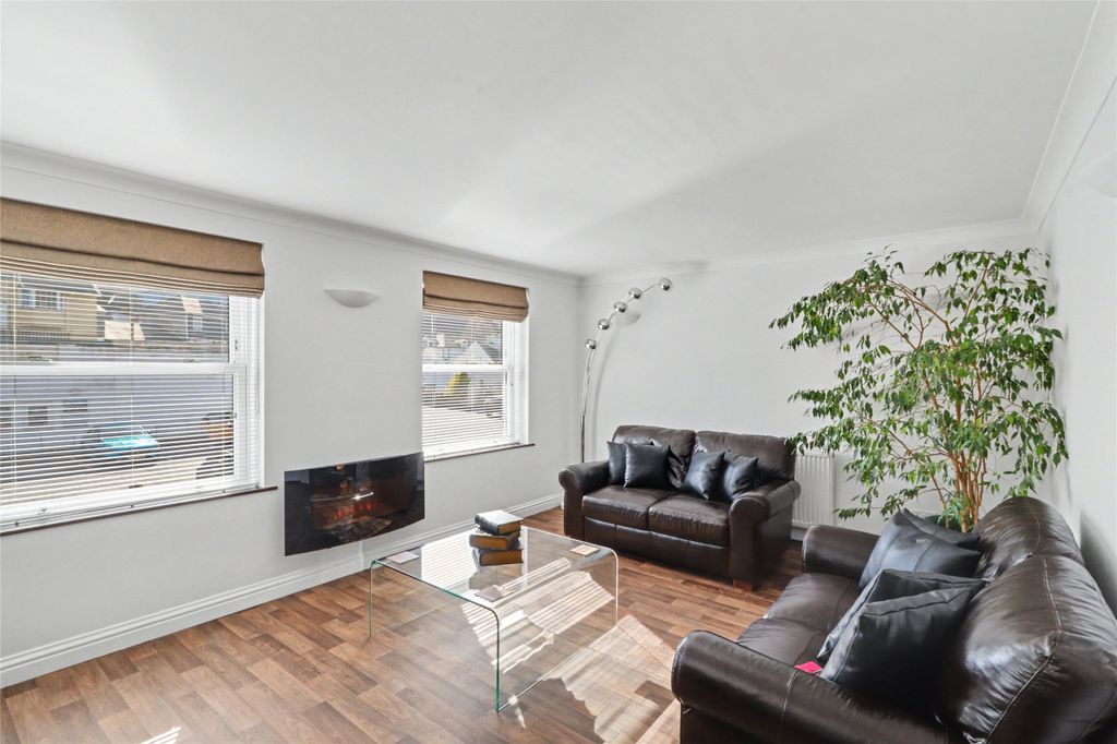 Property photo 2 of 13 2 - Picture No. 04