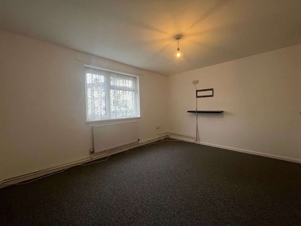 Property photo 3 of 7 Annex